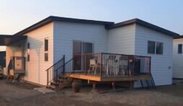 Skylark Bungalow Family Home in Lake Country!