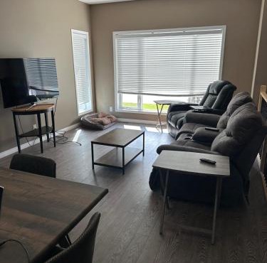 Sleep & Grill, 5BR, Huge Yard, Smoker, BBQ