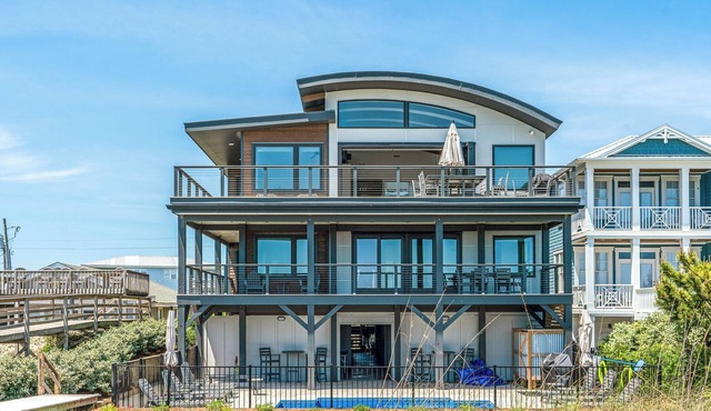 Sol de Mar Beach, Sleeps 29, Pool! Contemporary Oceanfront, both duplex units