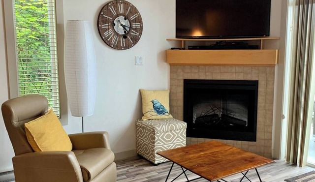 Sooke Harbour Hideaway - Luxurious Vacation Rental in Sooke