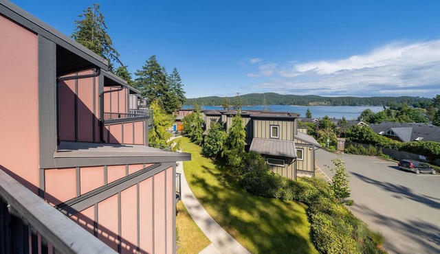 Sooke Harbour Townhome, 3 Bedrooms