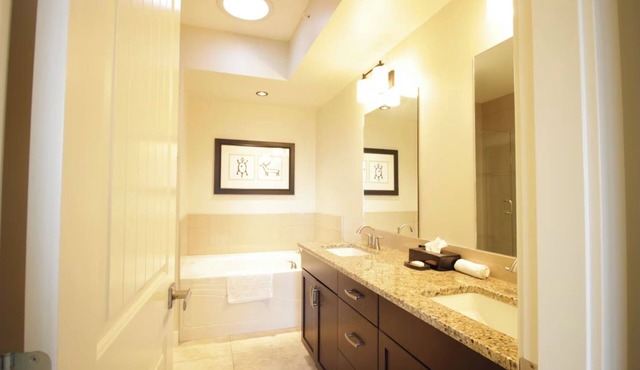 Spacious 2-Bedroom Condo with Incredible Views in Osoyoos