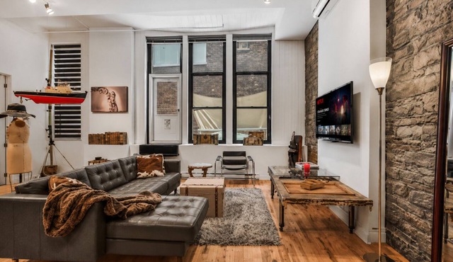 Spacious 2 Bedroom Loft with private terrace – Old Montreal Luxury