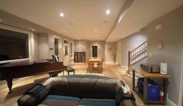 Spacious 2 bedrooms PLUS near Kawkawa Lake