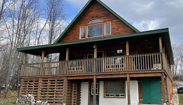 Spacious 3 Bedroom Waterfront Cottage on Lake Nosbonsing in Bonfield
