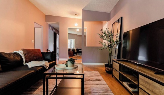 Spacious 3BR Home with Fast Wi-Fi and Free Parking