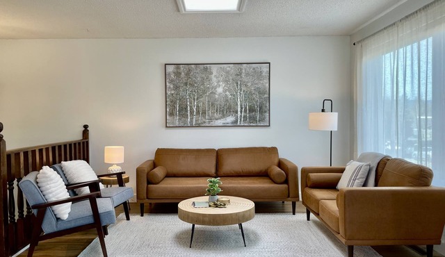 Spacious 4-BR Home near Jasper!