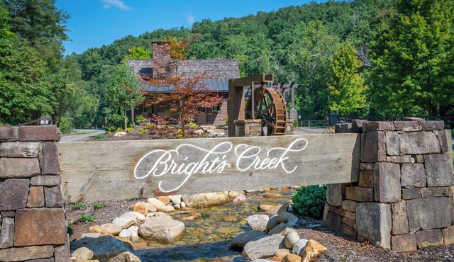 Spacious 5-bedroom Home on Golf Course in Mill Spring, NC