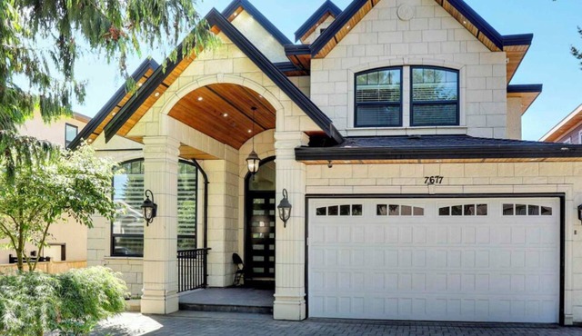 Spacious 5BR North Delta Retreat, Near Shops, Hwy & Parking