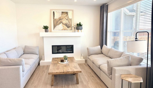 Spacious 5BR Retreat w/Hot Tub, Fire Pit, Gym & Movie Room