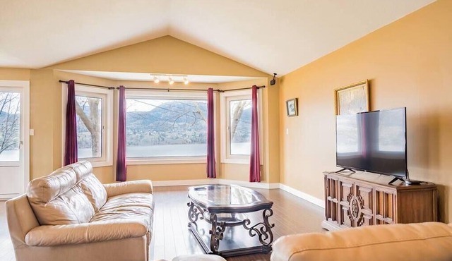 Spacious 7BD&3BA House near Okanagan falls