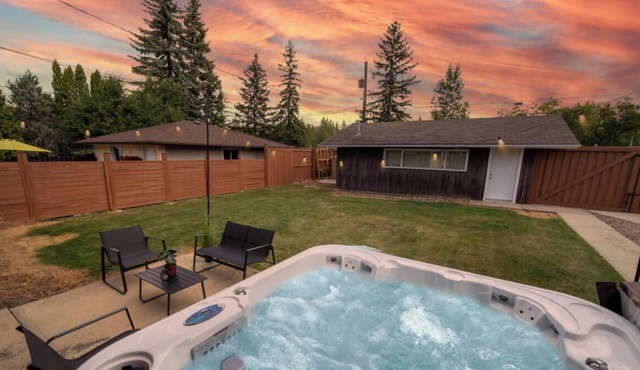 Spacious & Central | Hot Tub | AC | Sleep 12 |Yard