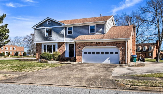 Spacious Chesapeake Home w/Pool Table!