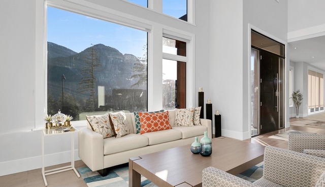Spacious, comfortable family home situated in a serene location. Stunning views!