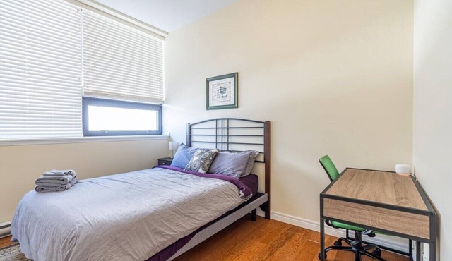 Spacious Downtown Loft with AC