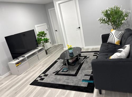 Spacious Entire Basement Suite with Free Parking Self Check In