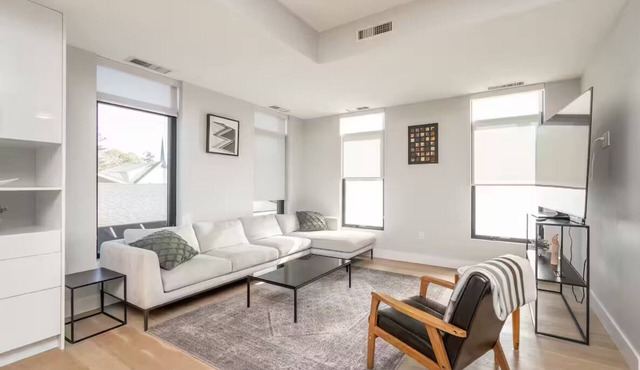 Spacious Executive 2-Level Condo | 2 Bed | 1.5 Bath|
