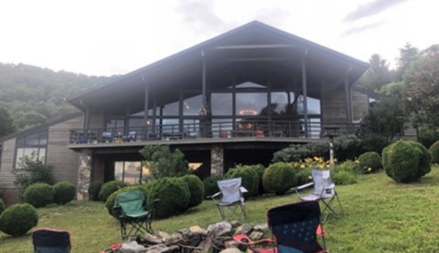 SPACIOUS Mountain Home on 250 Acres of outdoor fun! W/Hot tub and Barrel Sauna
