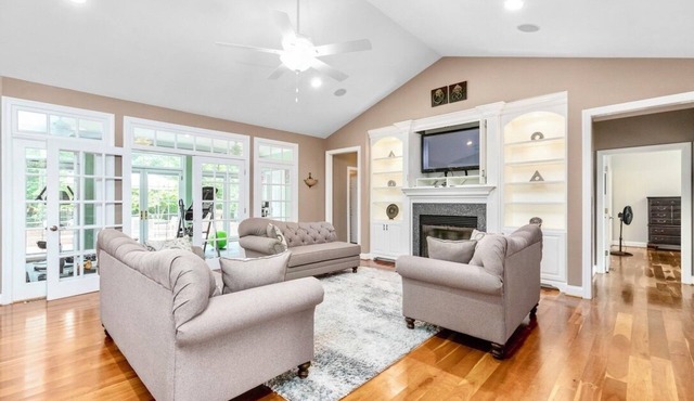 Spacious & Private Retreat Near Downtown & NC Zoo!