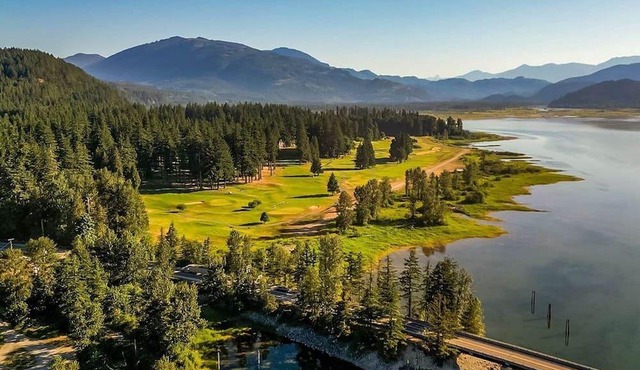 Spacious RV in welcoming Harrison Mills BC-Golf / Fishing / Outdoor activities!