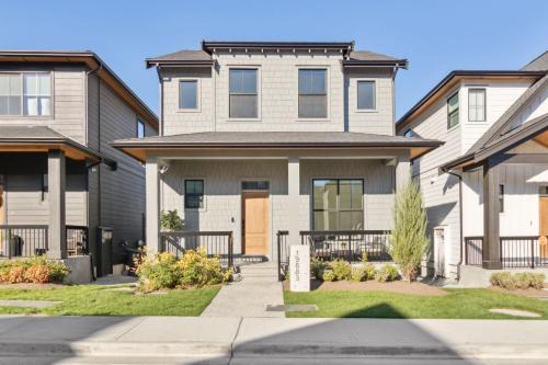 Sparsh Villas - Glamorous & Luxurious Family Home