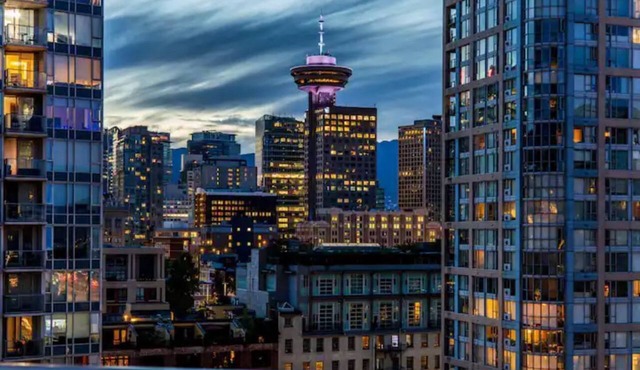 Spectacular Views from the Top - Luxury 3-BR Condo