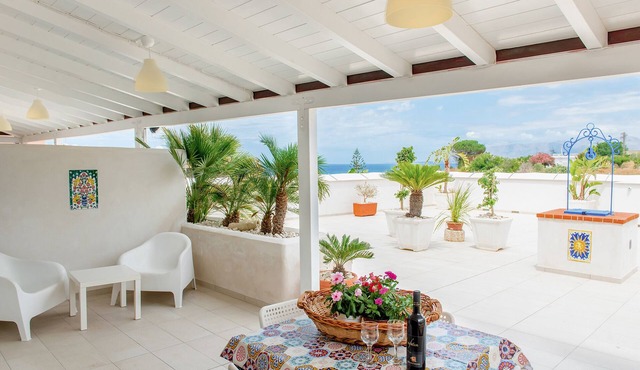 Splendid apartment in villa 200 meters from the beach wifi rental car