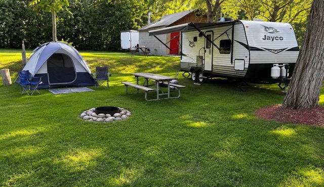 Spot 16 – Comfortable Full-Service Campsite