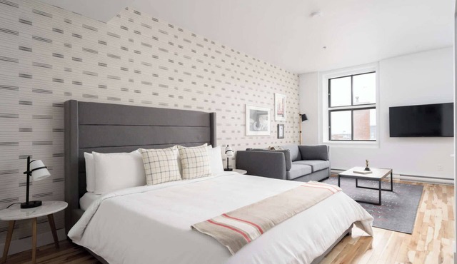 Studio w/King Bed|Old Montreal