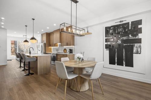 Stunning 3BR Luxury Home Downtown Views