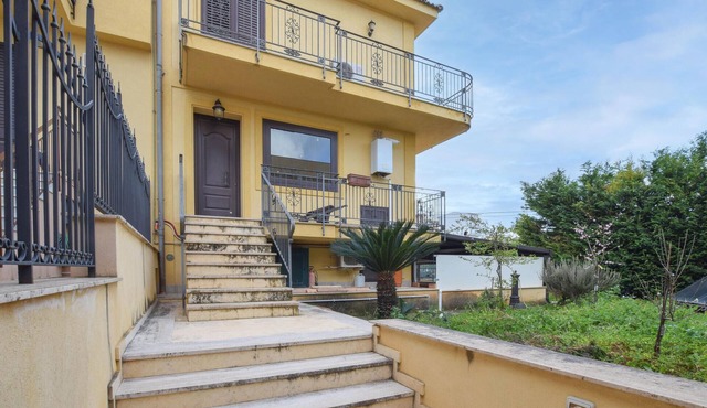 Stunning apartment in Casteldaccia with WiFi