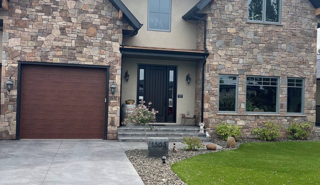 Stunning home in Trout Creek nestled between two of Okanagan's BEST beaches!