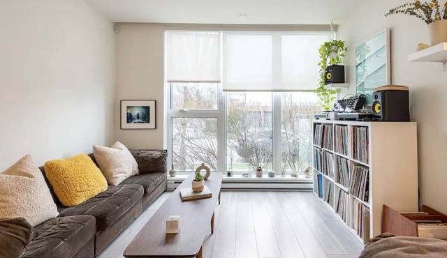 Stunning Modern Townhome, 4-Bed, 2-Bath, & Patio in the City's Best Location