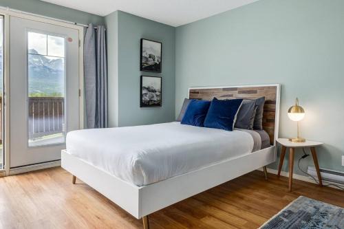 Stunning Mountain View Cozy Studio for Small Grp