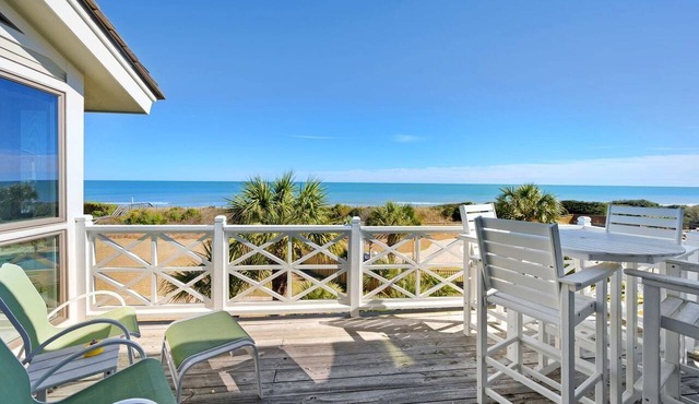 Stunning Oceanfront Villa with Gorgeous Sights in Georgetown, South Carolina
