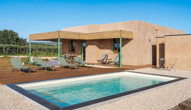 Stunning private villa for 4 people with A/C, private pool, WIFI, TV and panoramic view