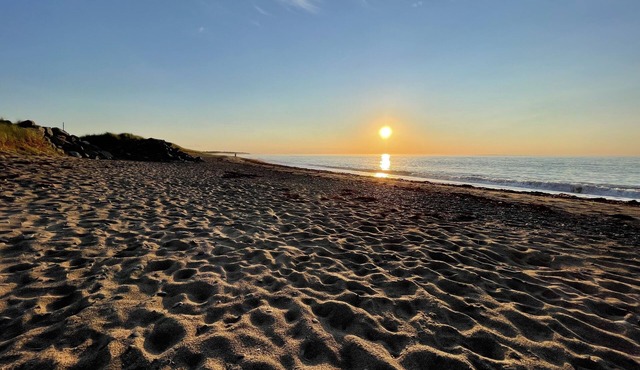 Stunning Sunsets From Oceanview Home Only 400m To 10 Km Of Sandy Beach