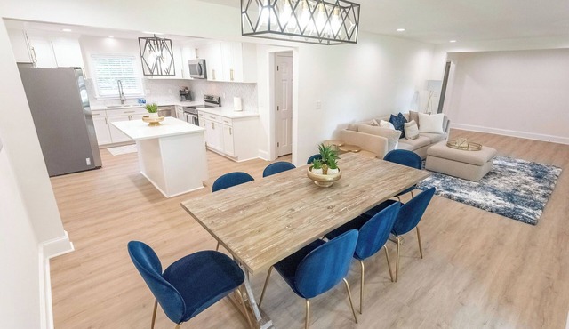 Stunning Updated 3BR 2BA Mint Hill retreat near all that Charlotte has to offer!