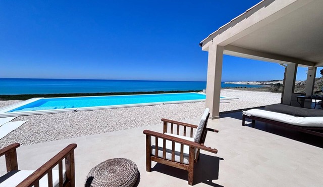 Stunning villa with infinity pool and breathtaking views of Capo Bianco