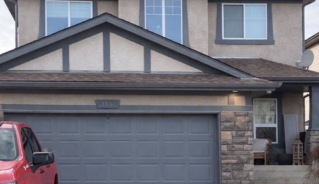 Stylish Calgary Haven in Cougar Ridge – Quiet Street, Close to Parks & C‑Train