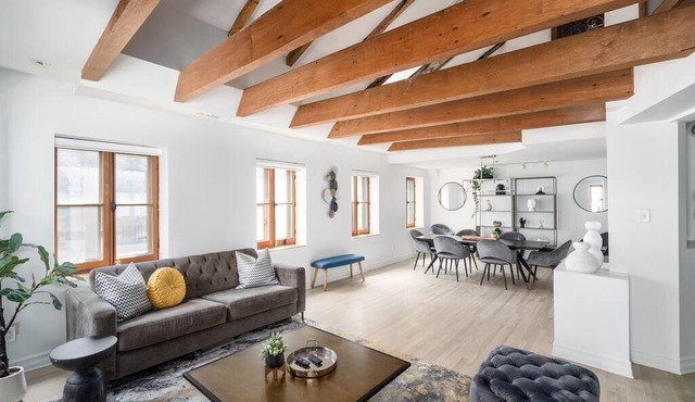 Sublime 3BR 2BA Apt | Old Mtl | St Paul ST |