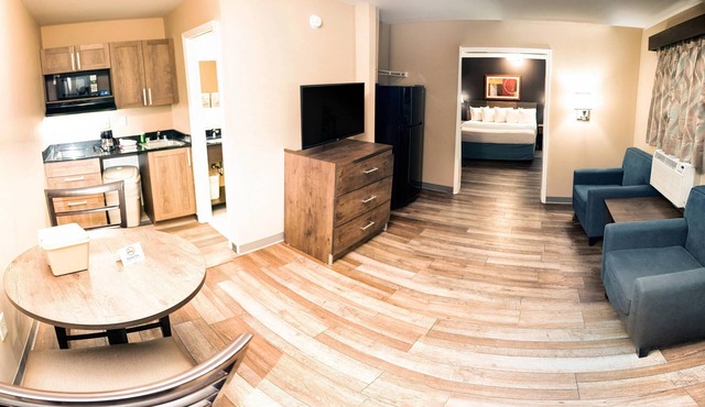 Suburban Studios Charlotte - Ballantyne
