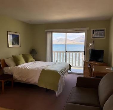 Suite 18 Green Gables Resort Lake View Retreat