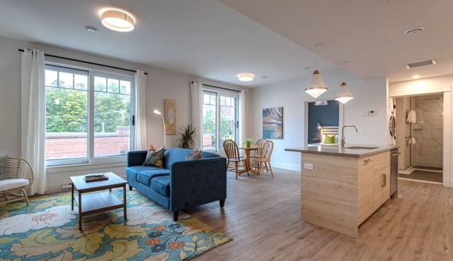 Suite 201 - 470 Main
