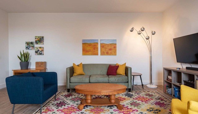 Suite 302 - 470 Main