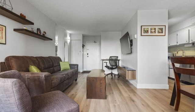 Suite near Downtown/BMO/Stampede. Free Parking