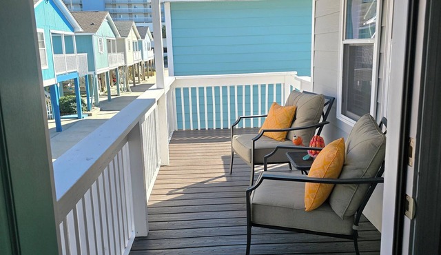 Sunset Hideaway! Charming 2 bedroom cottage with pool in amazing Murrells Inlet