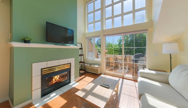 Sunshine Loft - 313