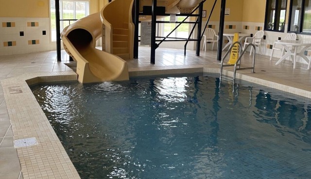 Super 8 by Wyndham Amherst NS