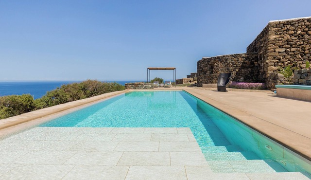 Superb Villa With Private Pool, Authentic Charm and Impressive Views